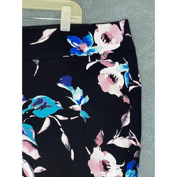 Lane Bryant Pants Womens 22R Ankle Pants The Allie Floral Elastic Waist Ankle - Picture 8 of 10
